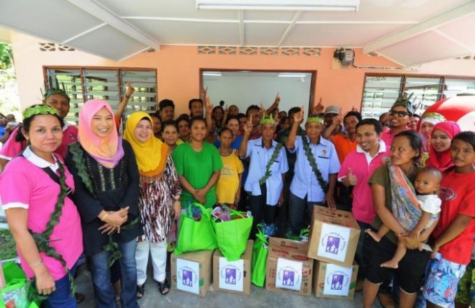 Visit to Orang Asli Village together with Yayasan Nur - Karangkraf Malaysia
